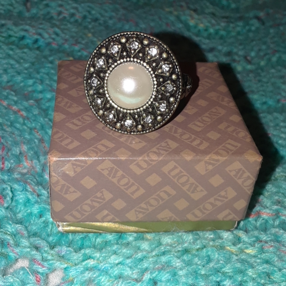 Vintage Avon Faux Pearl Ring